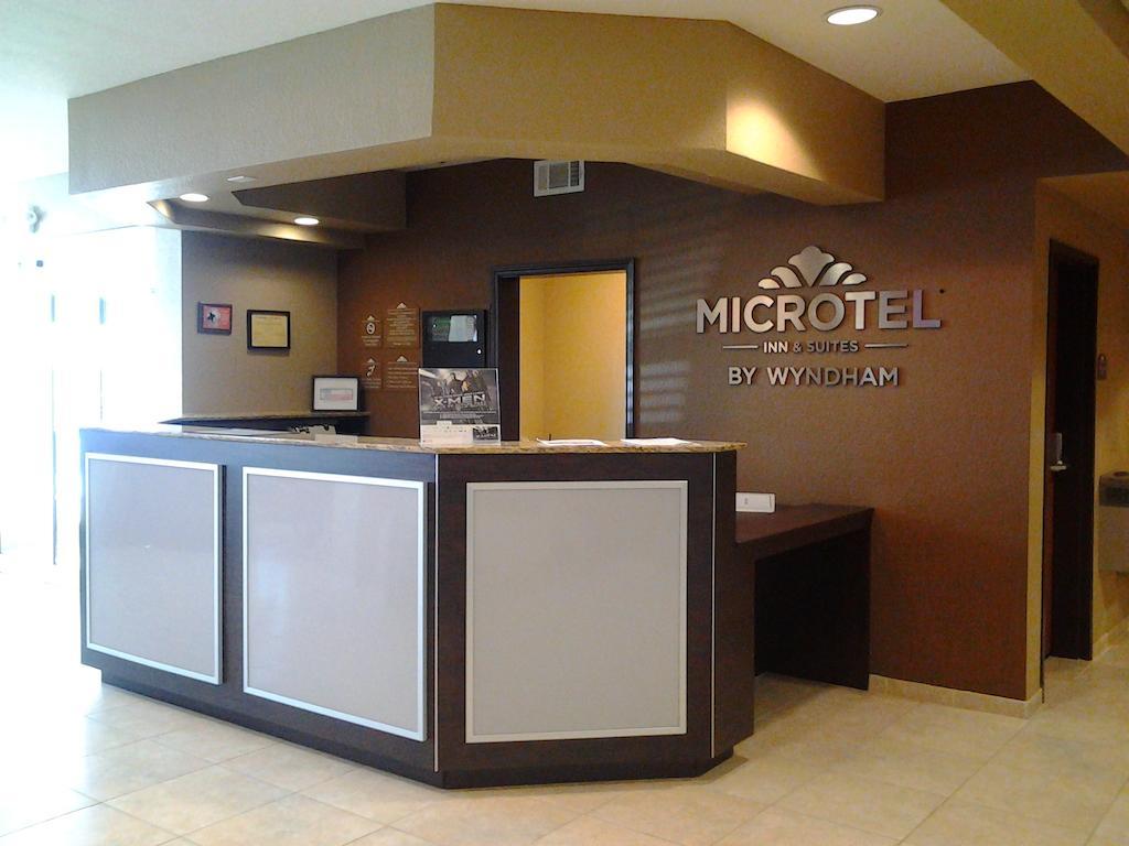 Microtel Inn&Suites Cotulla Esterno foto